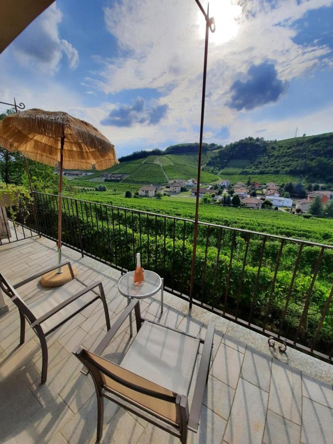 Villa Laura Castellinaldo Pokoj fotografie