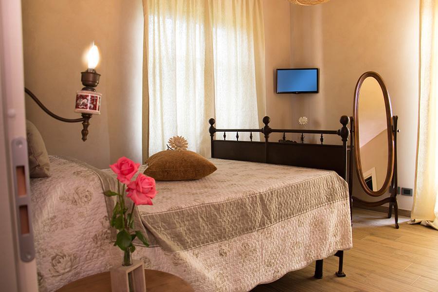 Villa Laura Castellinaldo Pokoj fotografie